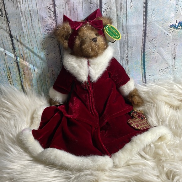 The Bearington Collection Rosetta Poinsettia - Picture 1 of 9